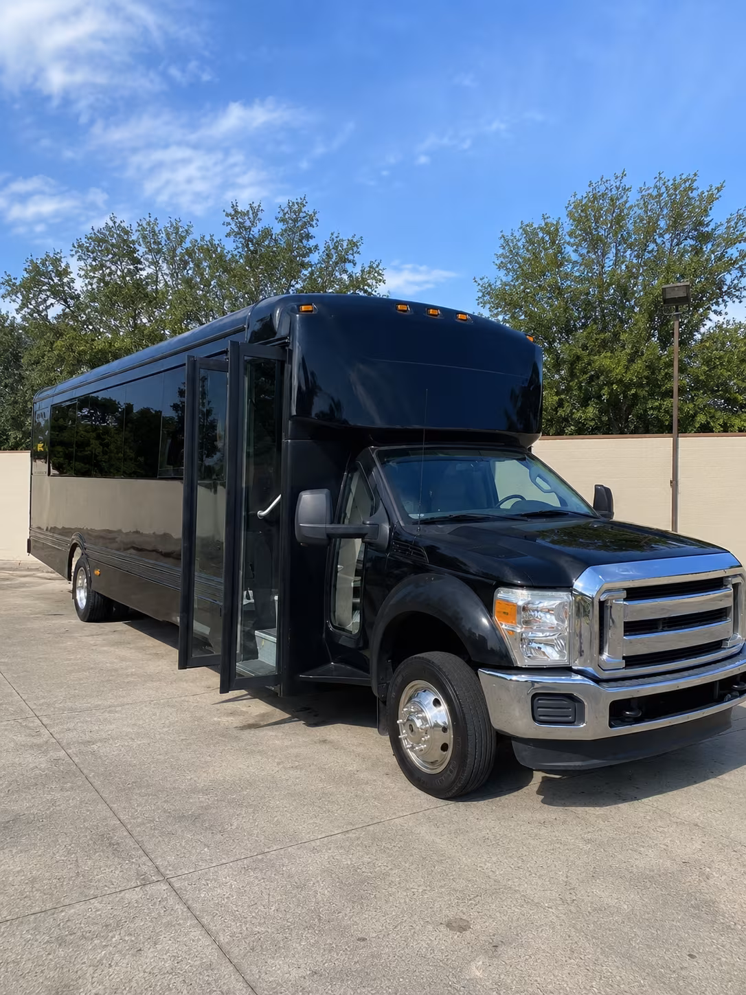 Reno Birthday, Sweet 16, & Quinceañera Transportation party bus exterior